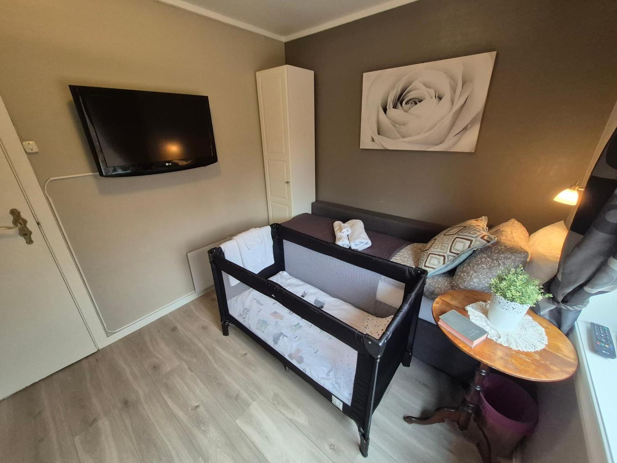 Ferienwohnung Mormors Basseng Kristiansand Exterior foto